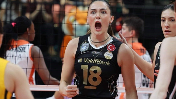 VakıfBanklı yıldızlardan viral olan görüntüler: "Ama olmaz ki böyle de yatılmaz ki!"